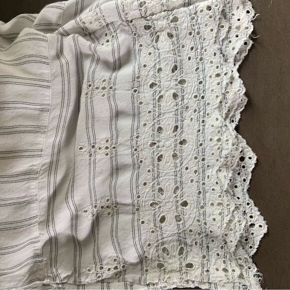 AMERICAN EAGLE Wide Leg Cropped Embroidered Crochet Beach Pants Black Stripe XS - Picture 13 of 15